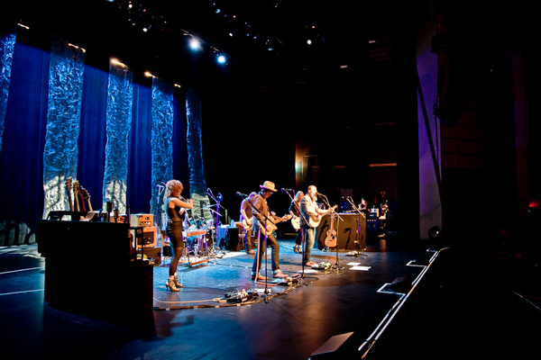 Steve Earle and the Dukes & Duchesses, pic by Brittney Kwasney/brightphoto.ca