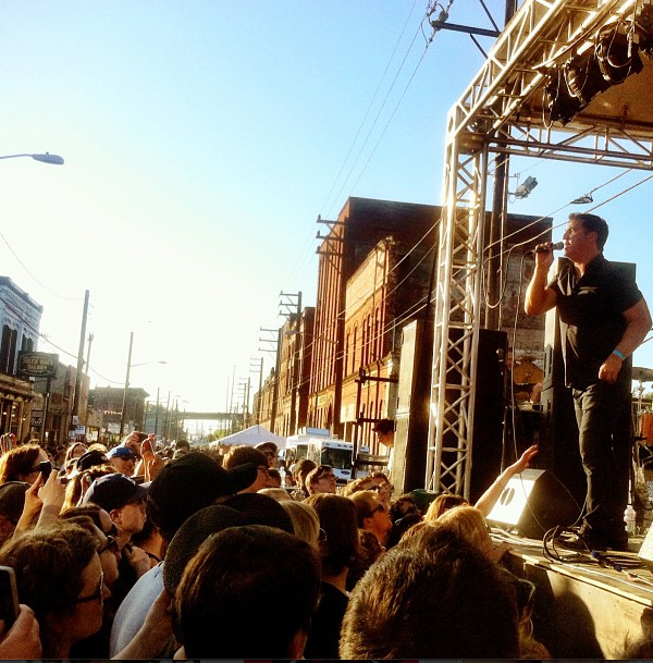 Greg Dulli, pic by Mikala Taylor/backstagerider.com