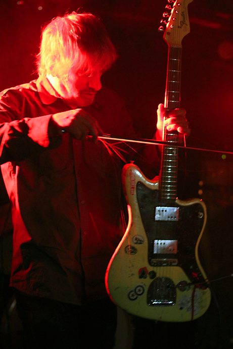 Lee Ranaldo, pic by Mikala F./BackstageRider.com